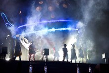 「私立恵比寿中学年忘れ大学芸会2013『エビ中のスター・コンダクター』」オープニングの様子。