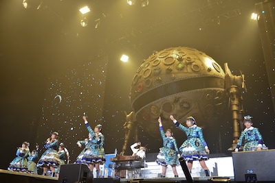 エビ中と池田貴史のコラボレーション。