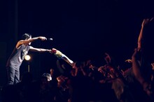 観客を煽るKj。（Photo by Kentaro Kambe）