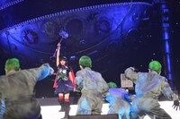 ハンマーで宇宙怪人どころか観客までをも「どーん！」と撃沈したマイティミレー。