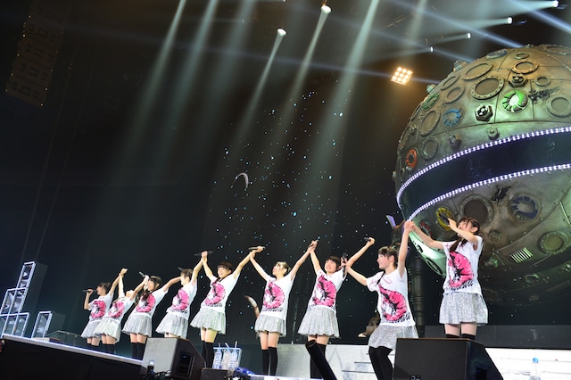 「私立恵比寿中学 年忘れ大学芸会2013『エビ中のスター・コンダクター』」の様子。