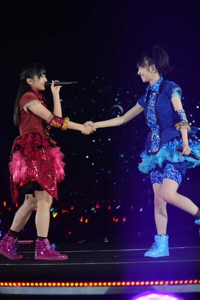 瑞季（左）＆真山りか（右）の中学5年生ユニット、おりじねぇたぁ。