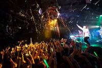 爆弾ジョニー「今日から大人っ☆マジでマジで誕生日!!」の様子。（撮影：新保勇樹）