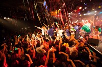 爆弾ジョニー「今日から大人っ☆マジでマジで誕生日!!」の様子。（撮影：新保勇樹）