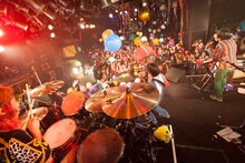 爆弾ジョニー「今日から大人っ☆マジでマジで誕生日!!」の様子。（撮影：新保勇樹）