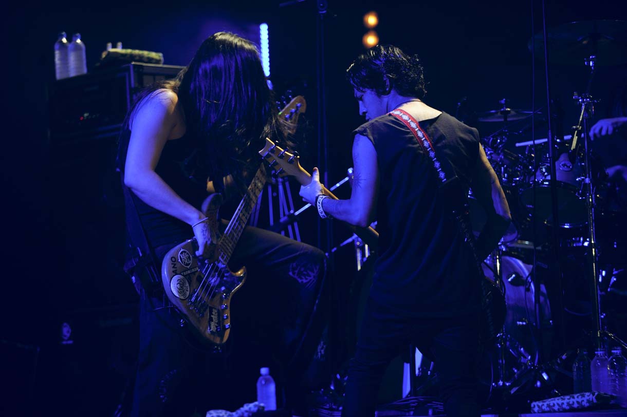 左からKenKenとKj。（Photo by Kentaro Kambe）
