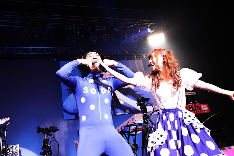 鈴木Q太郎とゆかるん（Key）。 （Photo by HayachiN）
