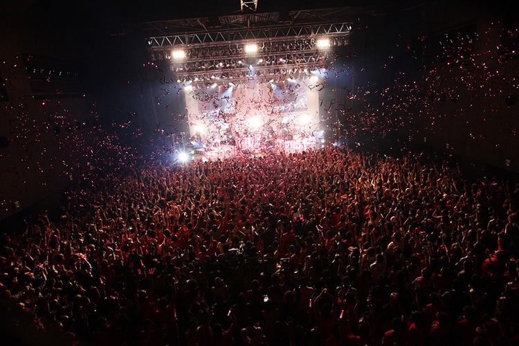 東京・Zepp DiverCity TOKYOでのツアーファイナルの模様。 （Photo by HayachiN）