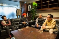 左からハマ・オカモト、オカモトレイジ、SU、PES。