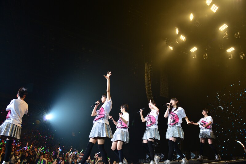 「私立恵比寿中学 年忘れ大学芸会2013『エビ中のスター・コンダクター』」の様子。