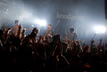 knotlamp「Hello to Nostalgia TOUR 2013」の様子。