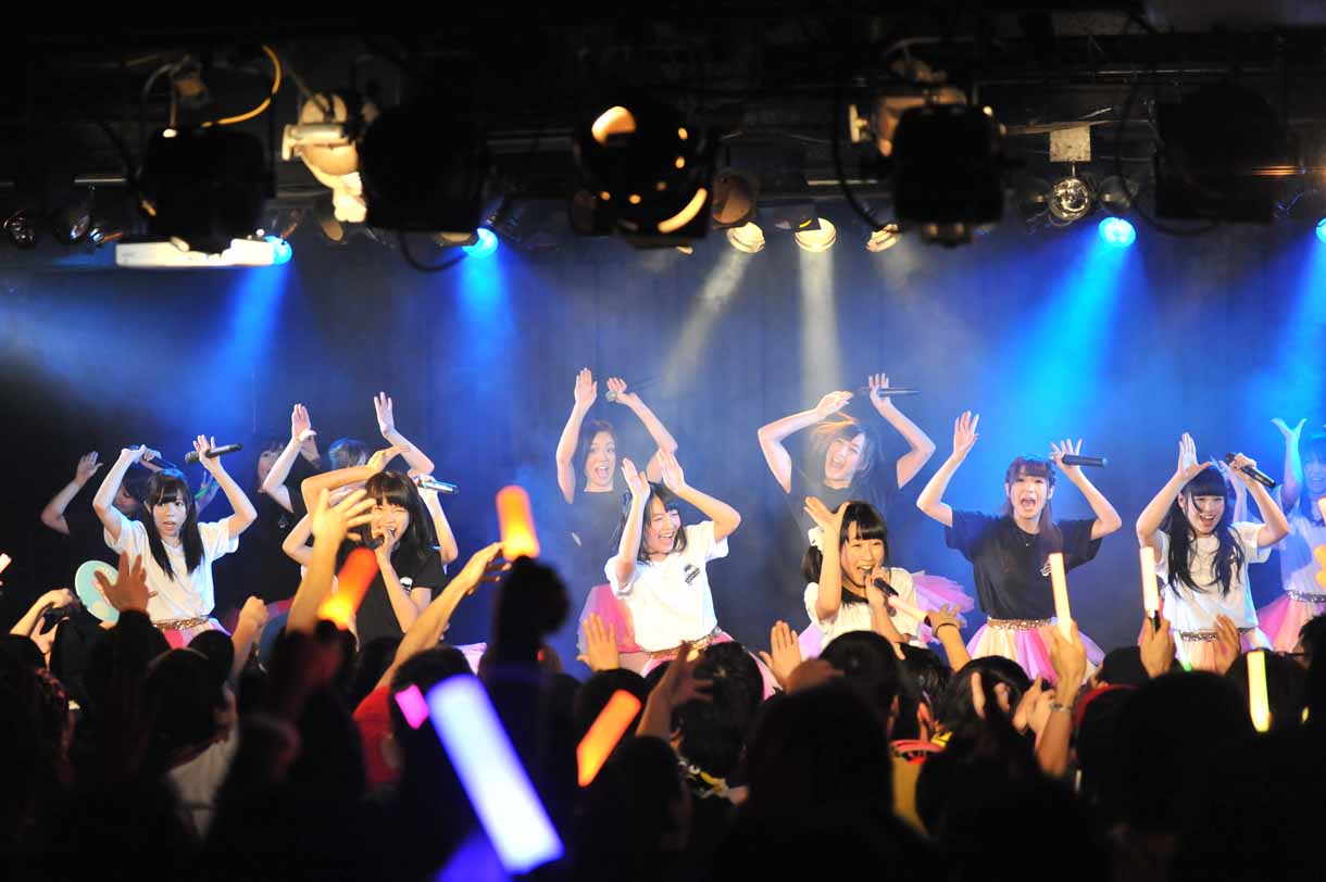 「LinQ ちかっぱ全国ツアー2013」名古屋公演の様子。