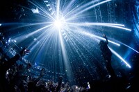 Crossfaith「APOCALYZE WORLD TOUR 2013 : JAPAN FINAL SERIES」東京・TSUTAYA O-EAST公演の様子。（Photo by kohi photography）