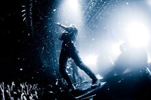 Crossfaith「APOCALYZE WORLD TOUR 2013 : JAPAN FINAL SERIES」東京・TSUTAYA O-EAST公演の様子。（Photo by kohi photography）