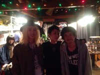 下津光史（踊ってばかりの国）、菊地凛子、福田哲丸（快速東京）。