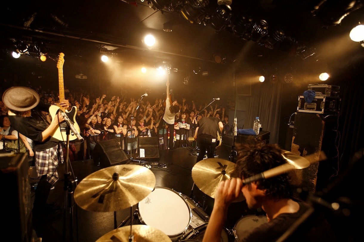 DOES「対バン10本勝負」下北沢GARDEN公演の様子。（Photo by susie）