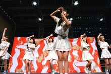 でんぱ組.inc「でんぱ組.inc『WORLD WIDE DEMPA』発売記念インストアツアー ～萌えキュンソングをあなたにお届け♪～」横浜公演の様子。