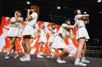 でんぱ組.inc「でんぱ組.inc『WORLD WIDE DEMPA』発売記念インストアツアー ～萌えキュンソングをあなたにお届け♪～」横浜公演の様子。