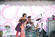 「Cerberus」演奏中のKiiiiiii。(撮影:後藤武浩)