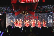 「J:COM×Universal music presents TOKYO SKYTREE TOWN Christmas Countdown LIVE」で行われたPASSPO☆のライブの様子。