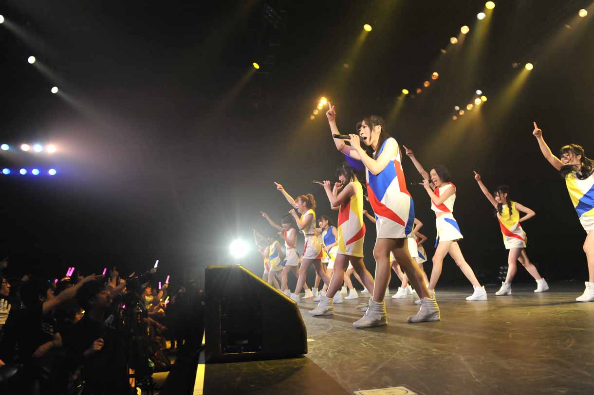 LinQ「LinQ ちかっぱ全国ツアー2013」ライブの様子。