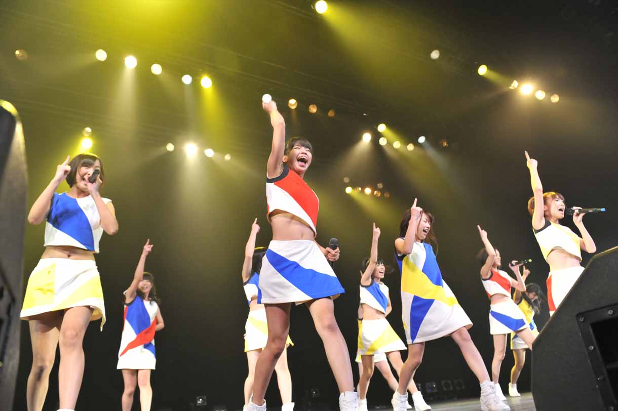 LinQ「LinQ ちかっぱ全国ツアー2013」ライブの様子。