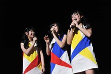 MCコーナー中の城崎はるな、姫崎愛未、志良ふう子。