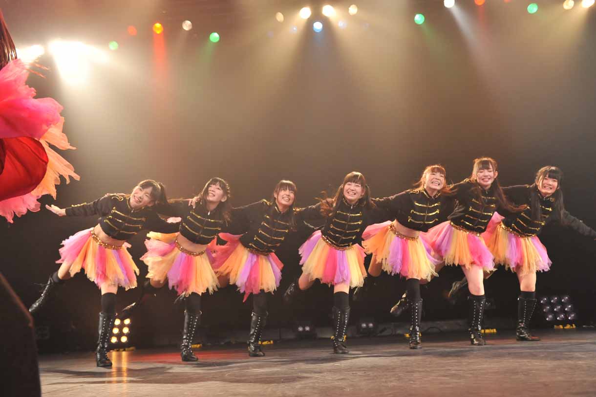 LinQ「LinQ ちかっぱ全国ツアー2013」ライブの様子。