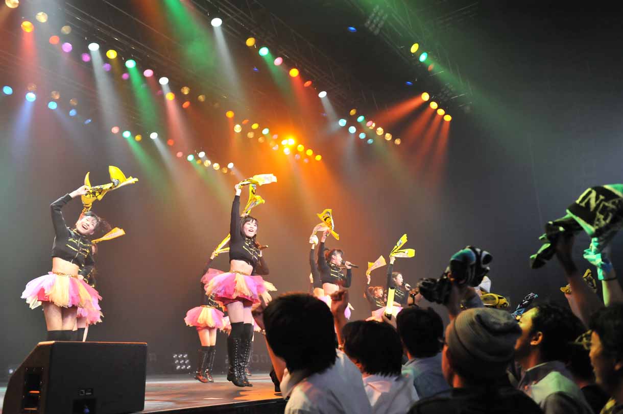 LinQ「LinQ ちかっぱ全国ツアー2013」ライブの様子。