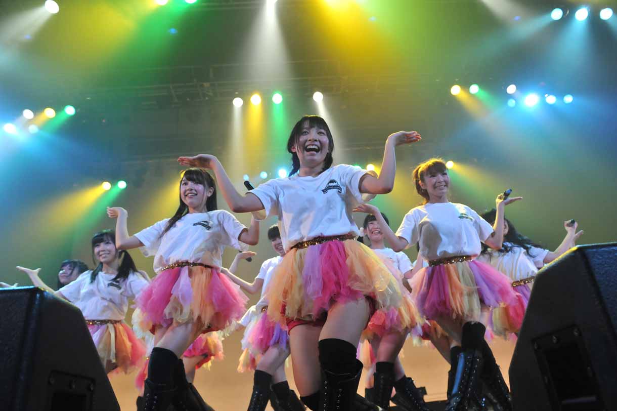 LinQ「LinQ ちかっぱ全国ツアー2013」ライブの様子。