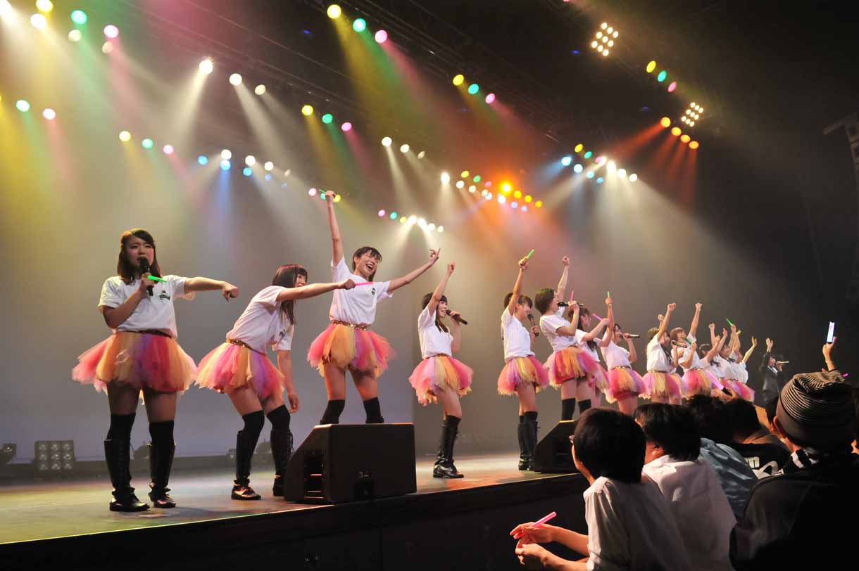 LinQ「LinQ ちかっぱ全国ツアー2013」ライブの様子。
