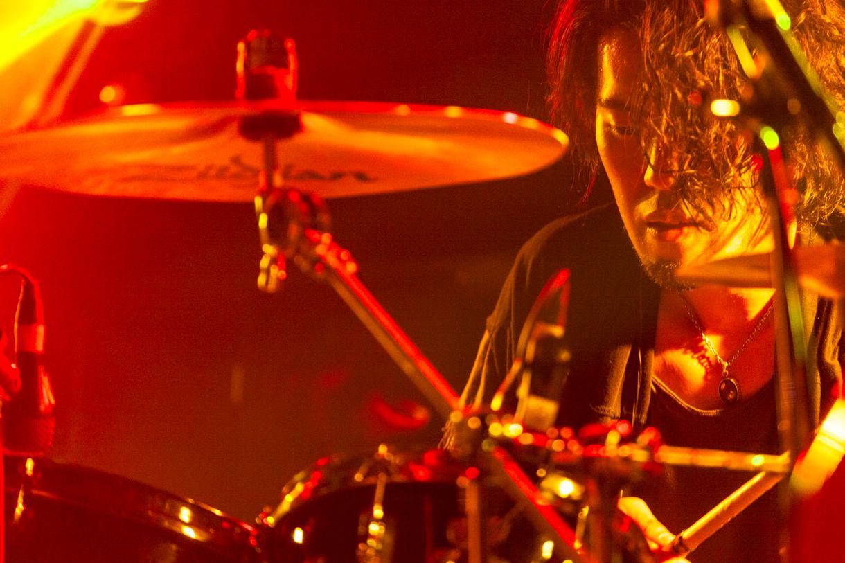 「MUSHIFEST 2013」光STAGEの郁己（Dr）。