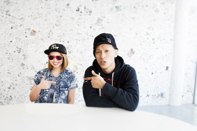 左からNatty（Vo / 道玄坂下り隊）、Bunta（Dr / TOTALFAT）。