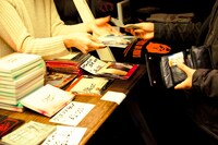 物販コーナー（撮影：江森丈晃＜tone twilight＞）