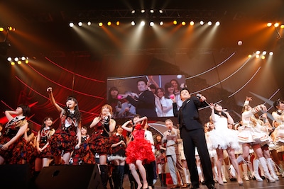 オープニングにはマー君こと田中将大投手も登場。 (C)AKS