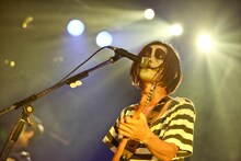 須藤寿（Vo, G）