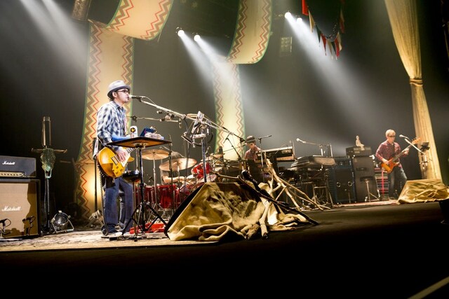 奥田民生「奥田民生 2013ツアー“SPICE BOYS”」東京・中野サンプラザホール公演の様子。