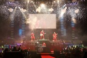 DISH//「サンタも皿もBIGり!! 2周年記念パーリナイッ☆@Zepp Tokyo」東京・Zepp Tokyo公演の様子。