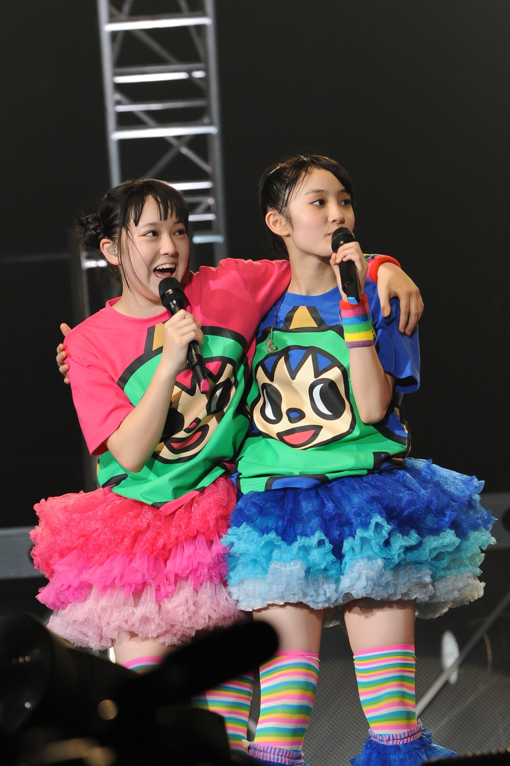 歌もダンスも未経験のままチームしゃちほこに加入し、ともに成長してきた安藤ゆず（左）と咲良菜緒（右）。