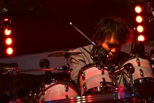 強烈なドラムプレイでチームしゃちほこファンを魅了した真矢。