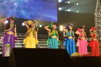 チームしゃちほこ「愛の地球祭り2013」の様子。