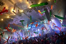 風船が飛び交う愛知県体育館。