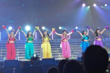 チームしゃちほこ「愛の地球祭り2013」の様子。