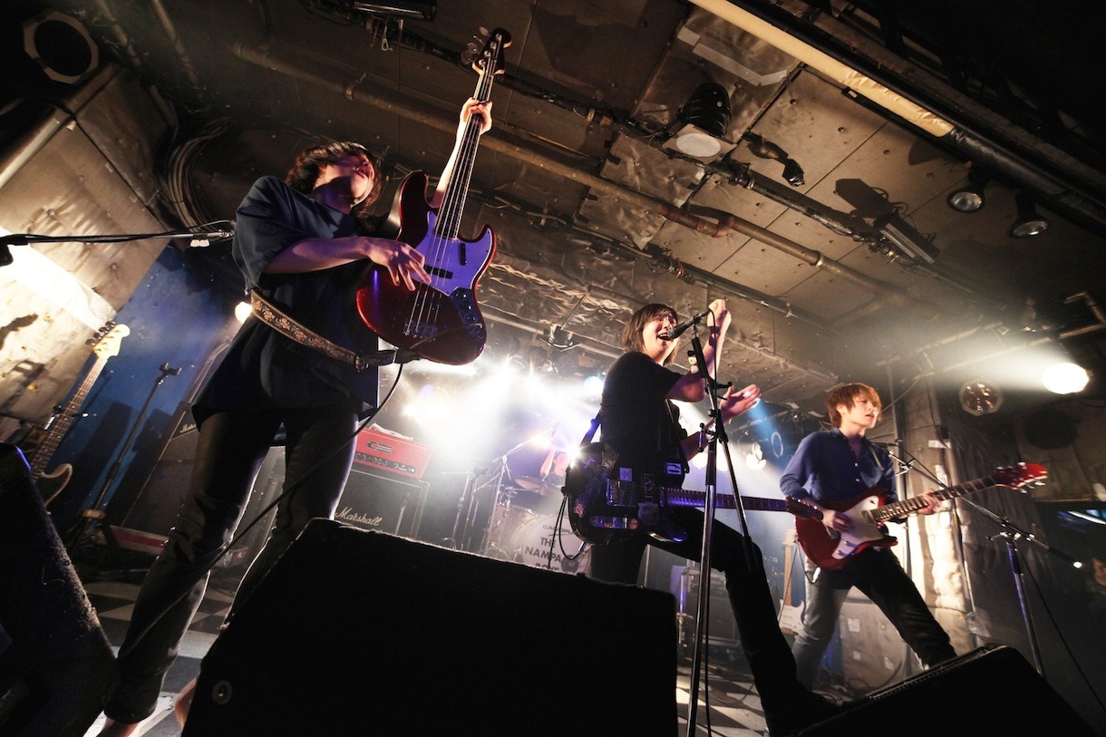 THE NAMPA BOYS「THE NAMPA BOYS ワンマンライブ～歌舞伎町バトルズ～」の様子。（撮影：後藤壮太郎）