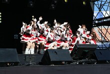 AKB48「第32弾マキシシングル『恋するフォーチュンクッキー』全国握手会イベント」の様子。