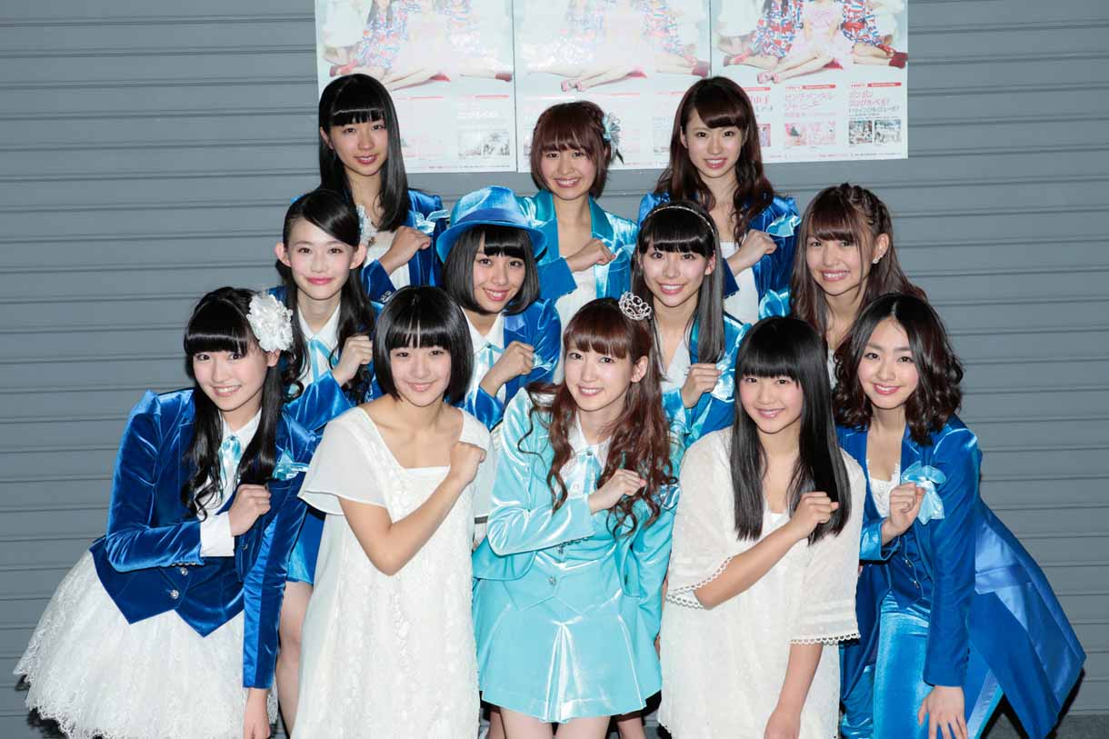 新メンバーの浅川梨奈、内村莉彩を加えたSUPER☆GiRLS。