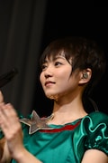 安本彩花