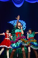 左から柏木ひなた、廣田あいか、安本彩花。