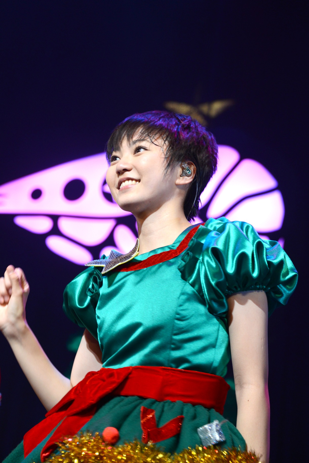 安本彩花