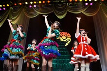 左から廣田あいか、星名美怜、柏木ひなた。